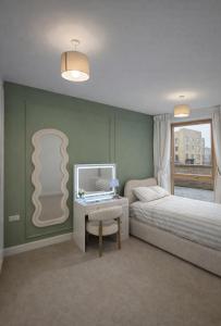 Spacious 1-Bed Apartment & Private Outdoor Space & Parking