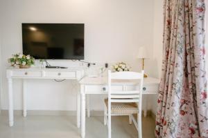 COASTAL STAY IN PALOLEM by VERA SOL