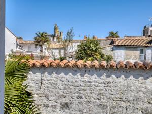 Charmante maison avec terrasse au cœur de Saint-Martin-de-Ré - FR-1-258-236