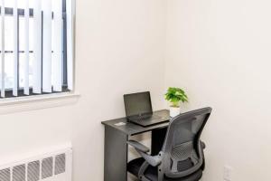 610B Large One Bedroom Downtown