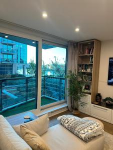 Modern River-View flat in Central London