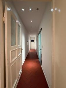 Beautiful old-building apartment with fireplace and piano 6 people