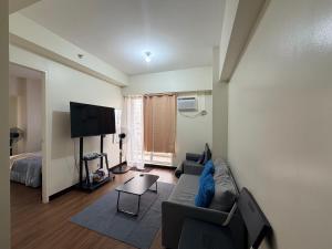 Prisma Pasig Gateway with Balcony and Wifi