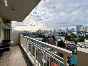 Prisma Pasig Gateway with Balcony and Wifi