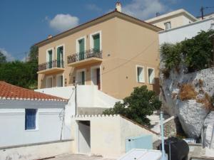 KARMI Apartments Andros Greece