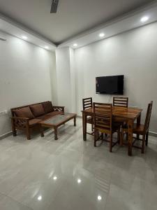 Affordable Stay in Oxford Street Near Chandigarh