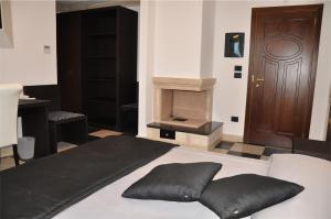 Deluxe Queen Room room in BHB Hotel