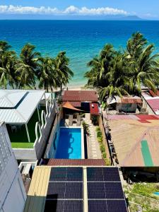 Beachfront house with private pool, Lobo Batangas