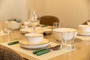 Aqua Garden 2BR, Walk to the Beach