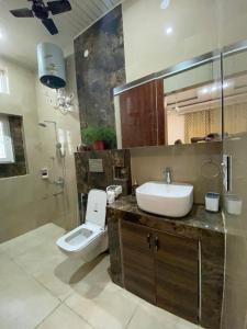 Bethel Entire Floor-Mussoorie view, Garden & Pergola