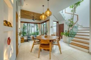Villa Mawar 2 Tropical 2BR Oasis in Berawa
