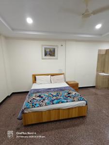 AM Grand Lodging