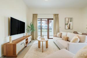 Paradise in Yas - Premium Apt - Golf course view - Near Yas water world - Ferrari World