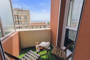 LAzur - Seaview - AC - Tram - WIFI - Airport