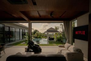 Sea View Wellness Villa - Private Sauna & Gym