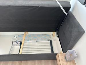 Stylish Apartment, Balcony, 2 BR Central