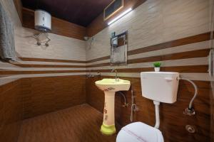 Snowfall View Home Kasauli Operated by Splendid Hotels