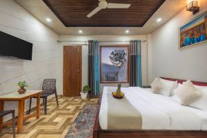 Snowfall View Home Kasauli Operated by Splendid Hotels