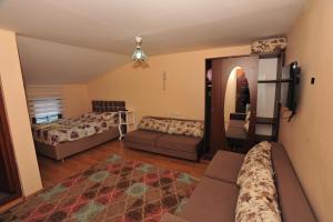 Cam Hotel & Restaurant 2