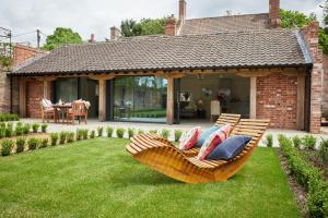 Private and Romantic Garden House