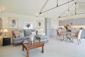 Private and Romantic Garden House