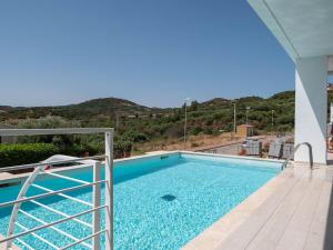 Villa con piscina privata BudoniAffitti