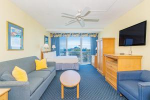 Oceanfront Suite At The Yachtsman - Unit 303