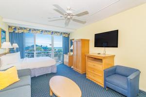 Oceanfront Suite At The Yachtsman - Unit 303