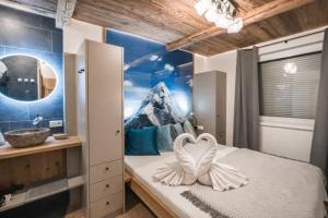 OLDWOOD CHALET - by AlpenLuxus Collection