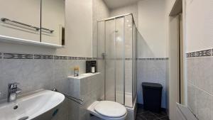 BELLAHOMES Apartments, Ground Floor, Aircondition, Private Parking, Airport 30 min