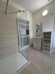 The Marina Residence - Harbour Collection - Central Bangor