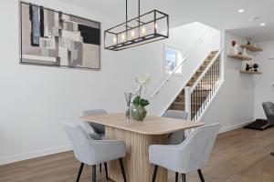 Stunning 3BR Luxury Home Downtown Corner Views