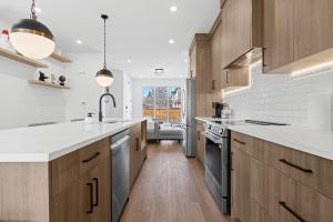 Stunning 3BR Luxury Home Downtown Corner Views
