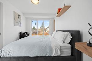 Stunning 3BR Luxury Home Downtown Corner Views