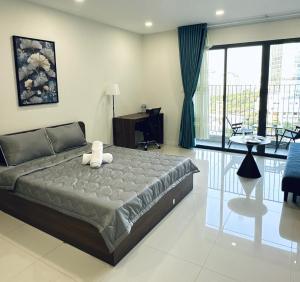Lux9 Home, Modern City View Apartment #03, Phu My Hung