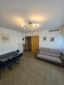 Juan-les-Pins 2-room apartment