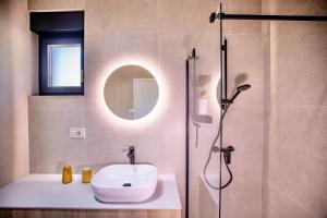 Azure Breeze Artatore