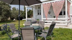 VINTAGE cottage by the sea