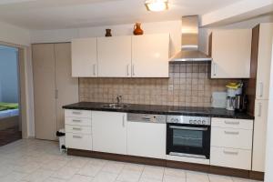 Apartment Dea 3 Spacious Lower-Level Apartment