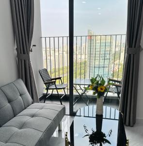 Lux9 Home - High-Floor 55m Apartment - City View & Free Pool