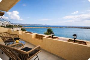 Seaside Home Wake Up to the Sea