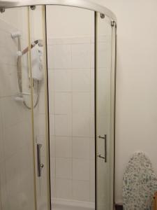 Basic 1 Bedroom 1st Floor Flat Apartment near Bishop Auckland Hospital