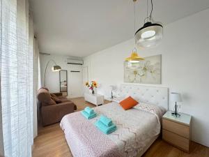 Rooms in Apartment Borrell