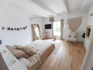 Villa située entre garrigues, vignes et rivière