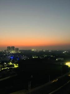 The Urban Escape Cozy 1BHK Quick Airport Access
