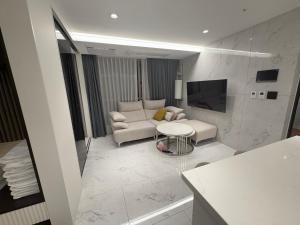 KM House 3 2BR, 3Beds Q1 S2, Family Suite 강남 서초
