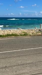 Beachfront 5BR w Generator Long Bay Sleeps 10