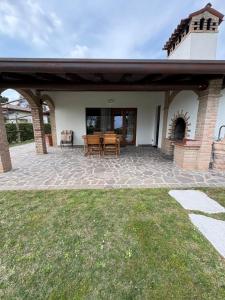 Casa Girasole - entire villa with pool
