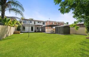 Beautiful Lakeview Retreat, Private Upper Level