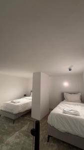 102 tara-JRE Al Lweibdeh 2BDR duplex apartment